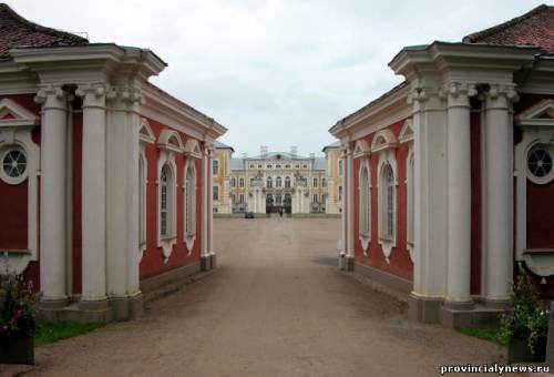 Рундальский дворец в Латвии