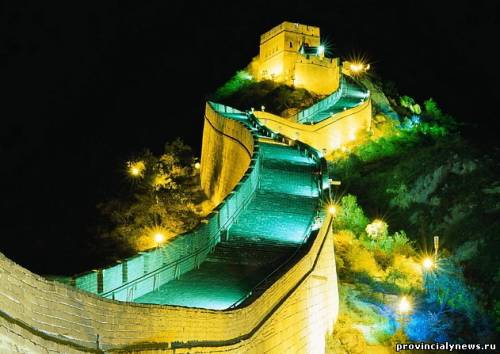 Великая Китайская стена с подсветкой