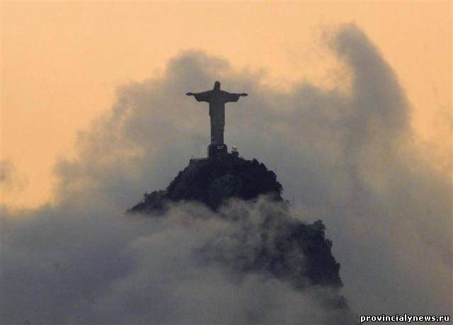 статуя христа искупителя в бразилии