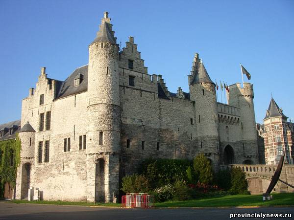 бельгийский замок стен