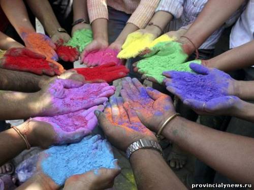 краски индийского фестиваля