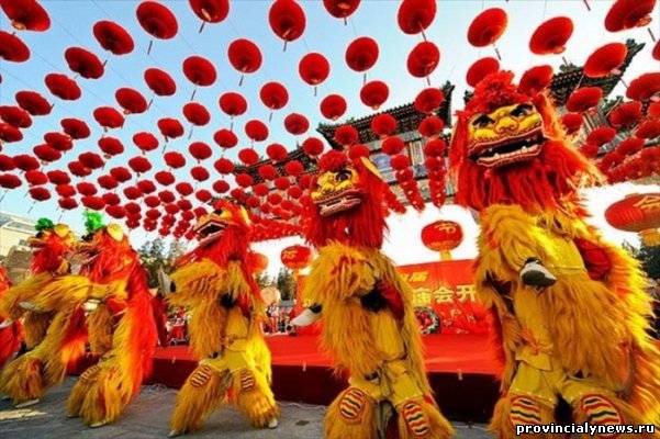 новогодние шествия в Китае